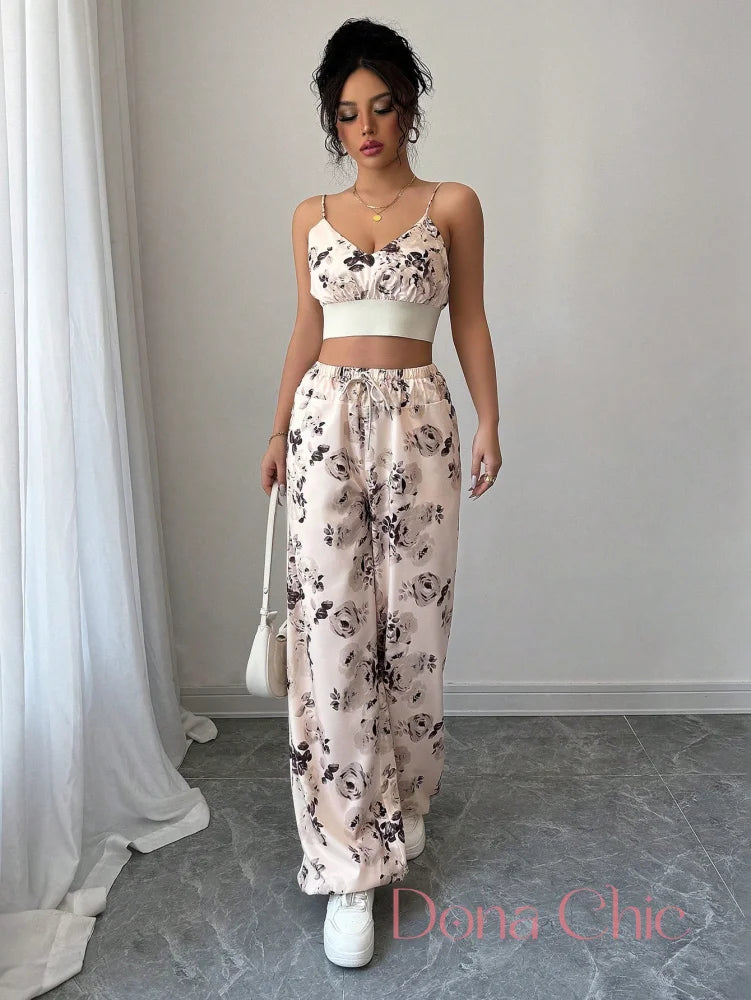 Conjunto Floral Com Alças Finas E Calça Solta Preto / P Conjunto Floral Com Alças Finas E Calça Solta