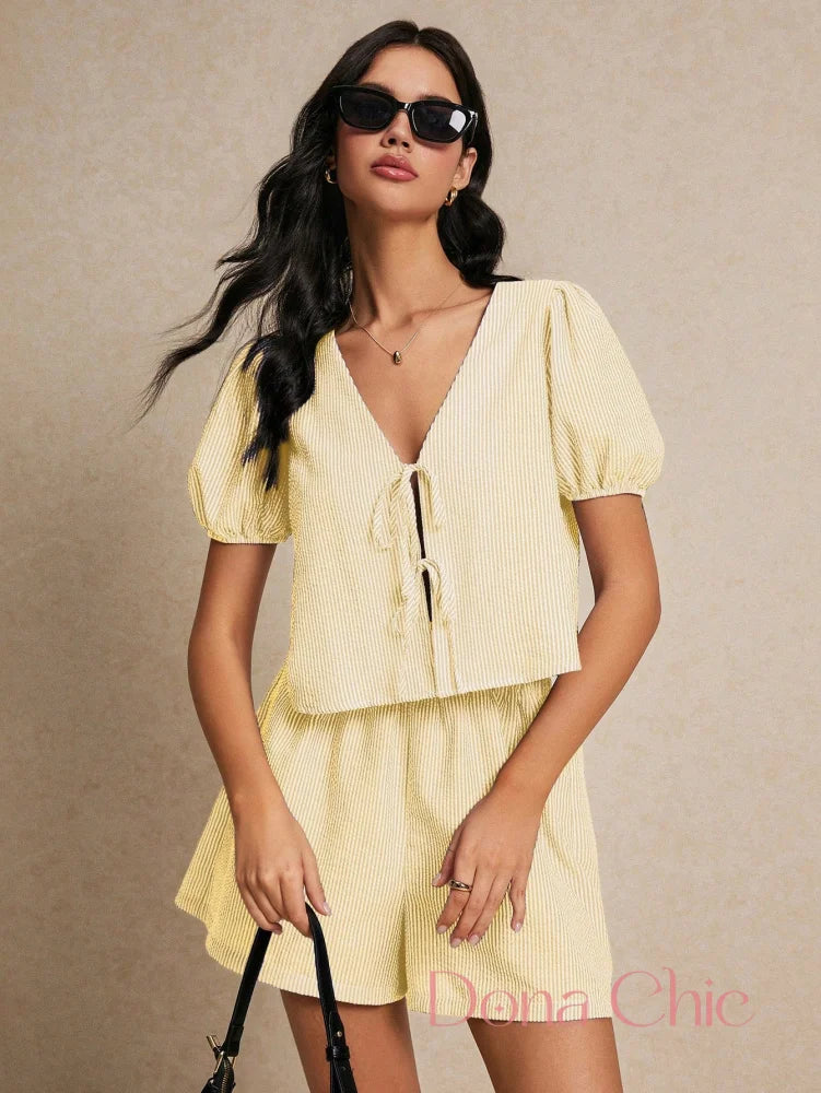 Conjunto Listrado Com Amarração E Mangas Bufantes Amarelo / P Conjunto Listrado Com Amarração E Mangas Bufantes