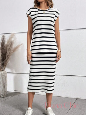 Conjunto Listrado Com Blusa Solta E Saia Midi Ajustada Conjunto Listrado Com Blusa Solta E Saia Midi Ajustada