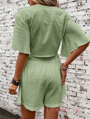 Conjunto Manga Flare Com Amarração Frontal E Short Solto Conjunto Manga Flare Com Amarração Frontal E Short Solto