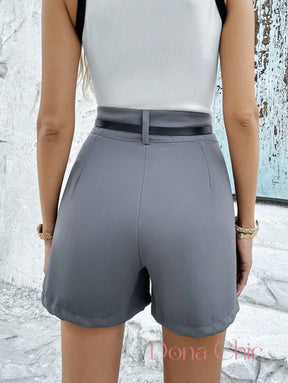 Conjunto Regata Contrastante Com Shorts De Cintura Alta Conjunto Regata Contrastante Com Shorts De Cintura Alta