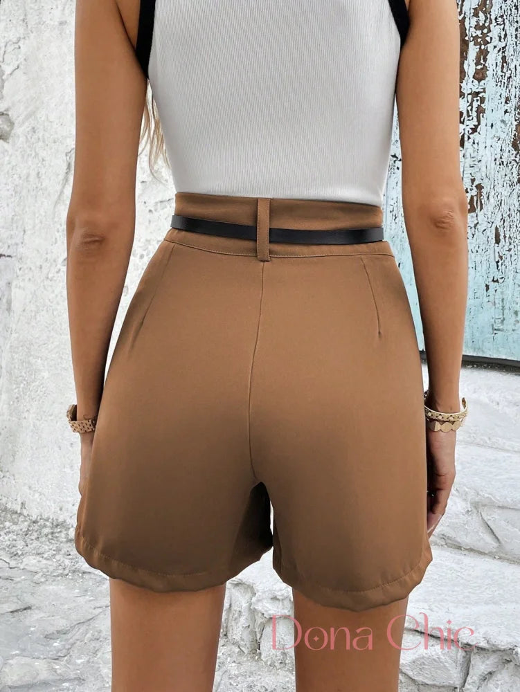 Conjunto Regata Contrastante Com Shorts De Cintura Alta Conjunto Regata Contrastante Com Shorts De Cintura Alta