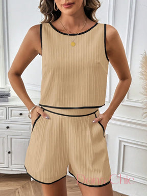 Conjunto Sem Mangas Listrado Com Short De Alfaiataria Conjunto Sem Mangas Listrado Com Short De Alfaiataria