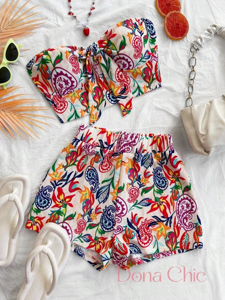 Conjunto Tomara Que Caia Estampa Floral Tropical Estampado / P Conjunto Estampado com Top Faixa e Shorts Soltinho